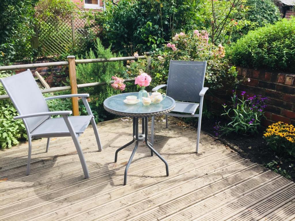 Cosy House With Garden & Parking, Sheffield Villa Buitenkant foto