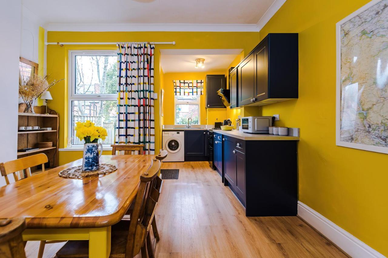 Cosy House With Garden & Parking, Sheffield Villa Buitenkant foto