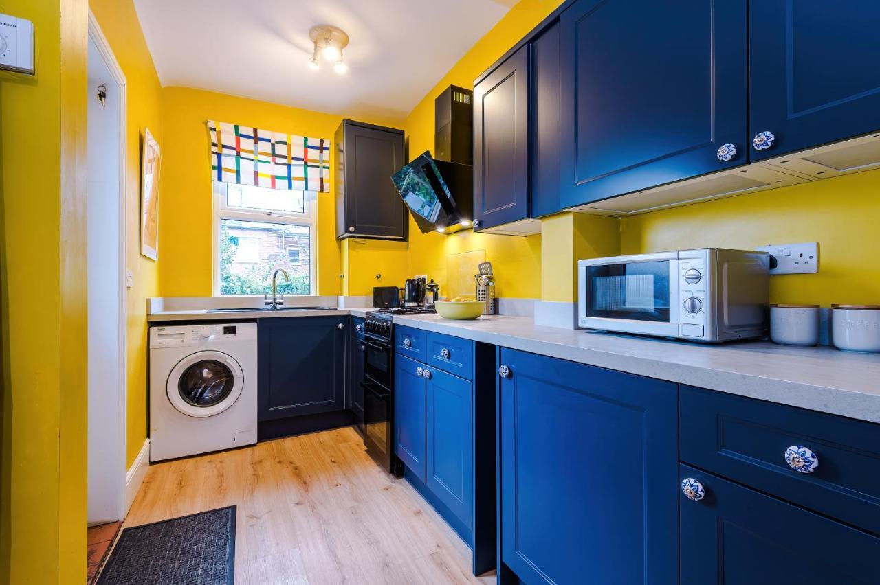 Cosy House With Garden & Parking, Sheffield Villa Buitenkant foto