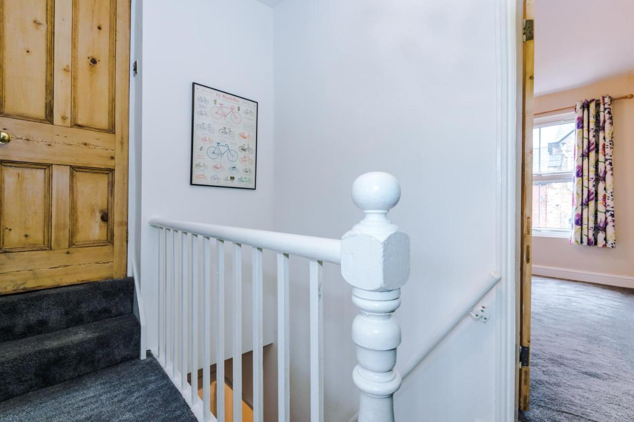 Cosy House With Garden & Parking, Sheffield Villa Buitenkant foto