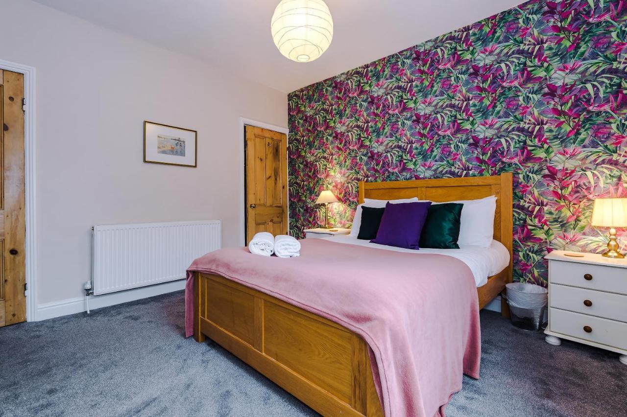 Cosy House With Garden & Parking, Sheffield Villa Buitenkant foto
