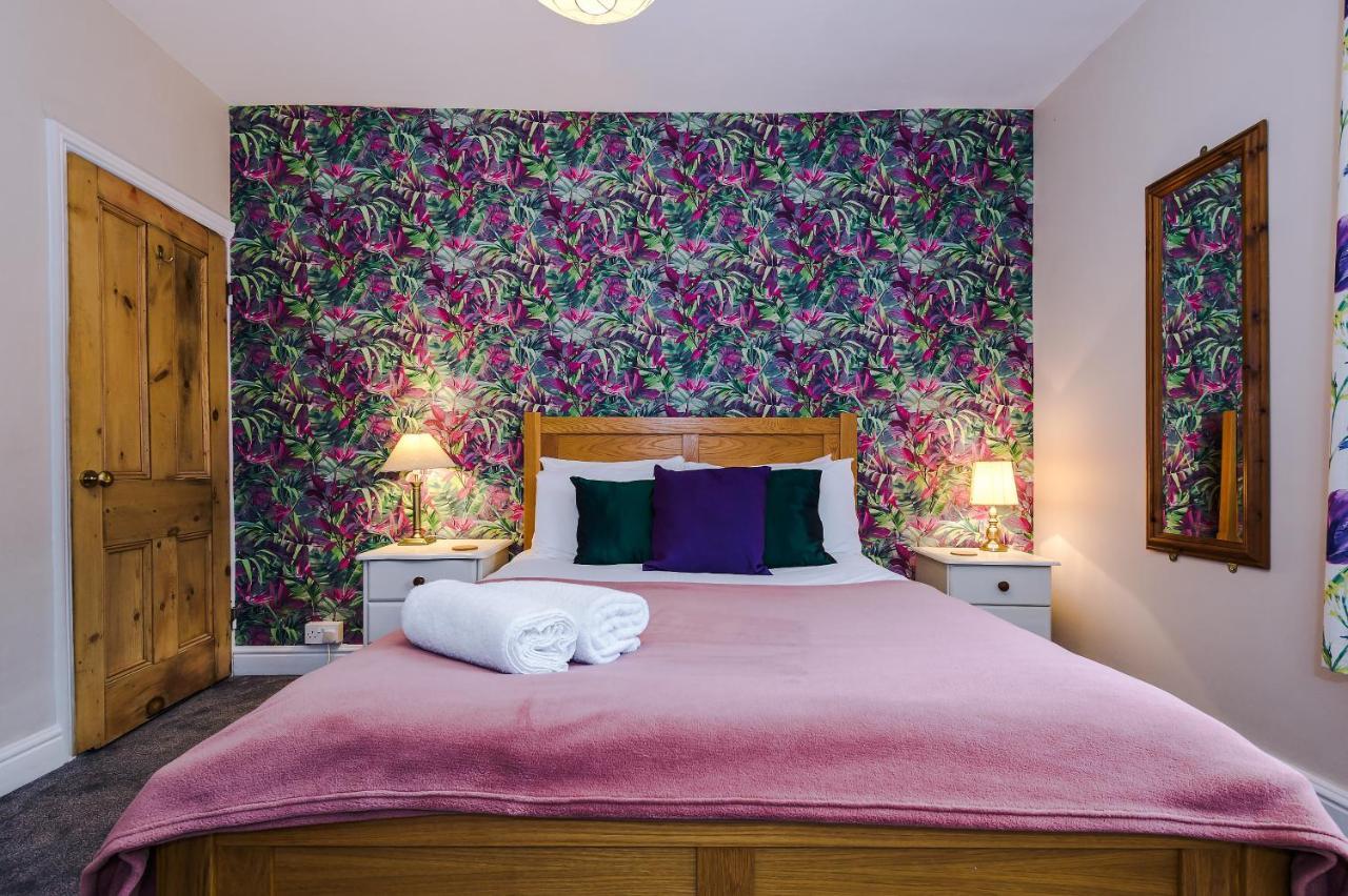 Cosy House With Garden & Parking, Sheffield Villa Buitenkant foto
